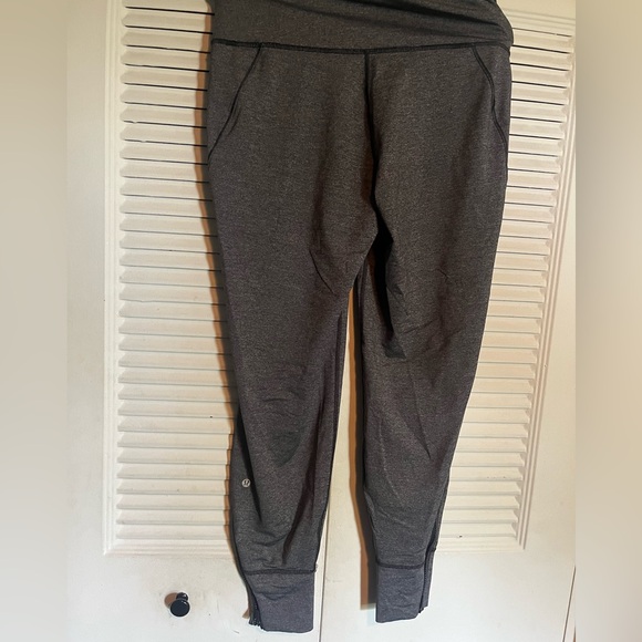 Lululemon Gray Legging Joggers Zipper Ankles Size 8 - Picture 3 of 5